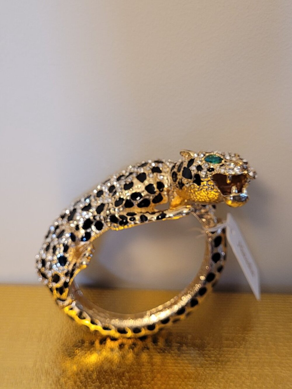 Stunning Fearless and Majestic Tiger Bracelet. Gold-Tone. Sparkly. Natasha. New. - Picture 7 of 15